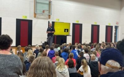 Nebraska State Patrolman Speaks to Elementary School Students about Online Safety
